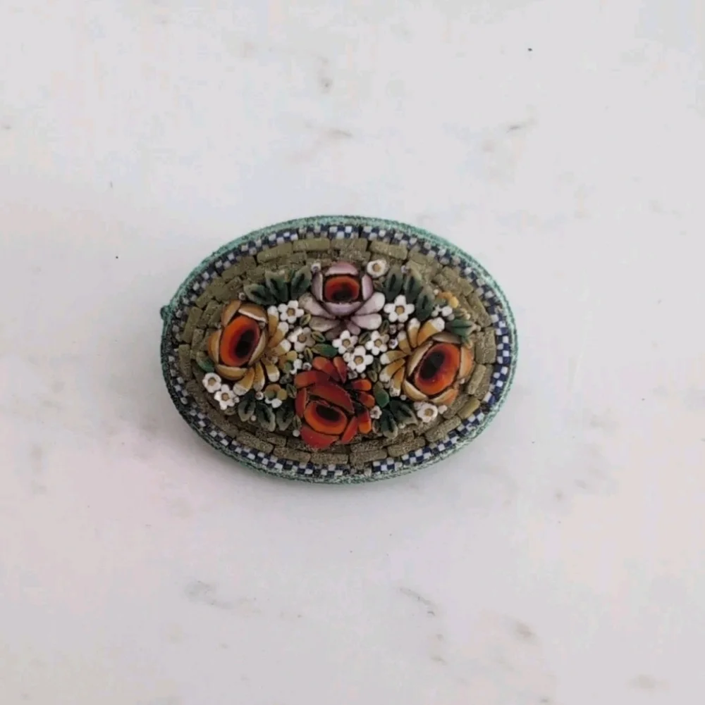 Authentic Antique Italian Micromosaic Brooch – Victorian Era (c.1860–1890)